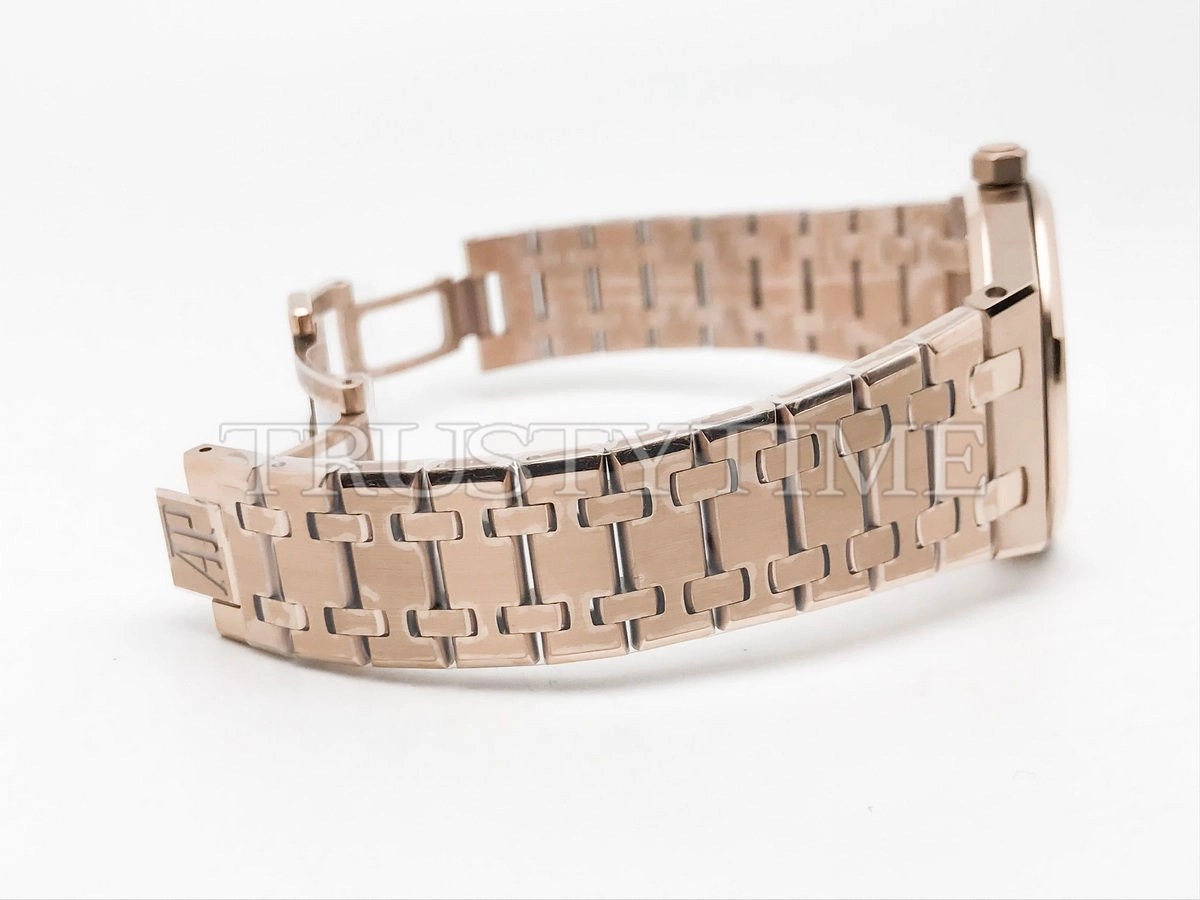Копия часов Audemars Piguet Royal Oak Ladies 33mm 67650OR.OO.1261OR.01