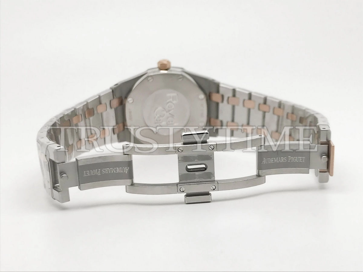 Копия часов Audemars Piguet Royal Oak Ladies 33mm 67650SR.OO.1261SR.01