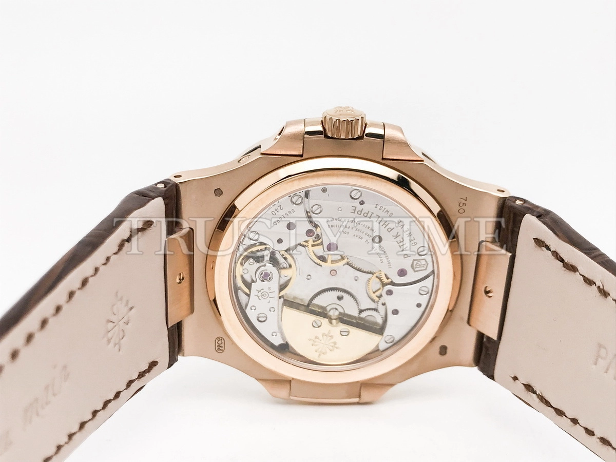 Копия часов Patek Philippe Nautilus Power Reserve Moonphase 40mm 5724R-001