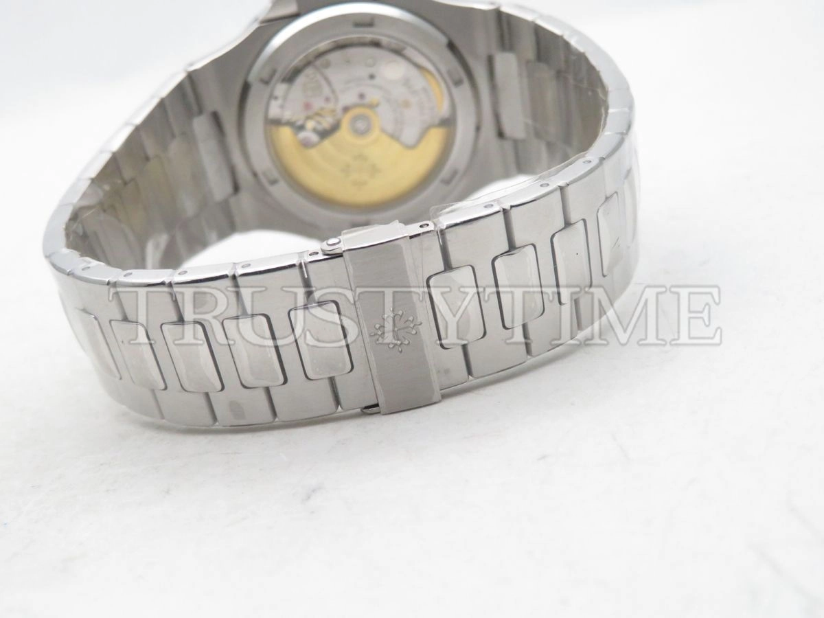 Копия часов Patek Philippe Nautilus 40mm 5711/1300A-001