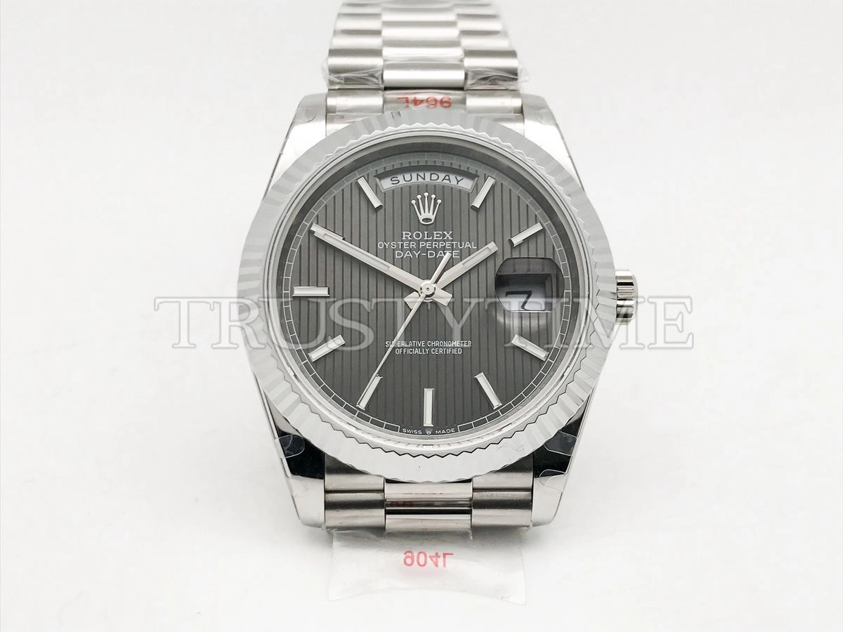 Копия часов Rolex Day-Date 40mm 228239-0002
