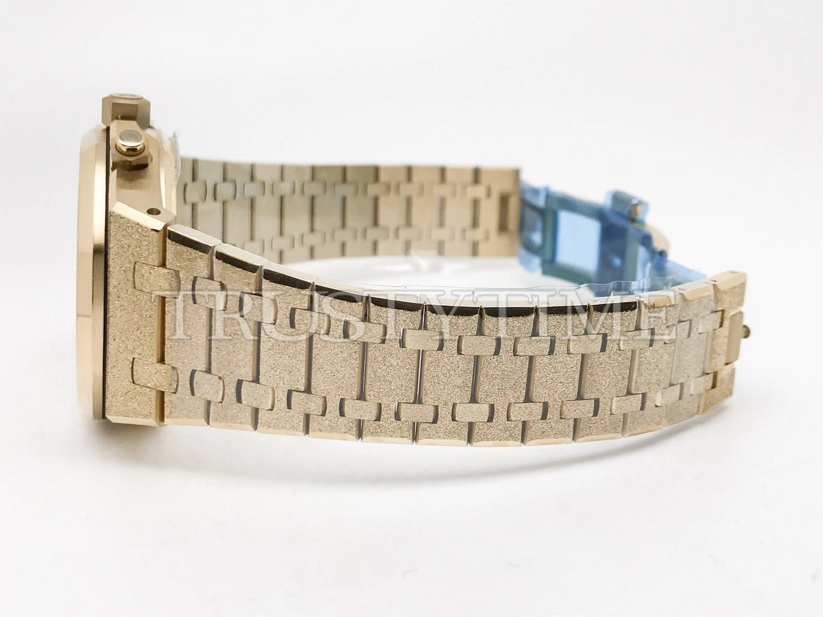 Копия часов Audemars Piguet Royal Oak Frosted Gold Selfwinding Chronograph 26240BA.GG.1324BA.01