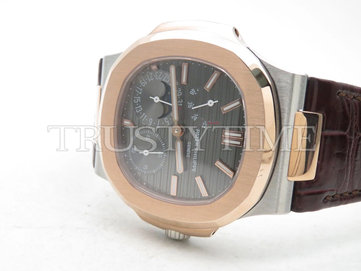 Копия часов Patek Philippe Nautilus Power Reserve Moonphase 40mm 5712GR-001