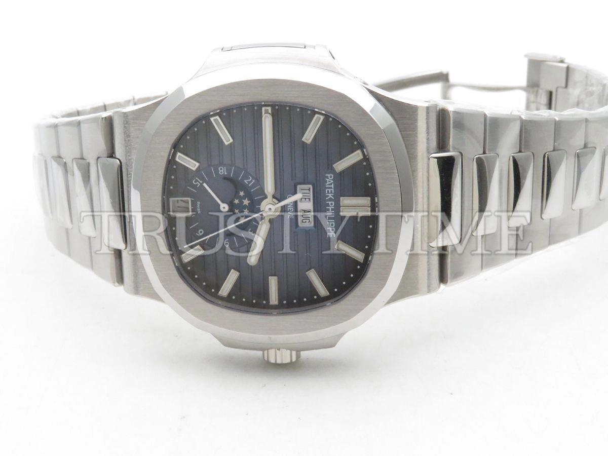 Копия часов Patek Philippe Nautilus Annual Calendar 40,5mm 5726/1A-014