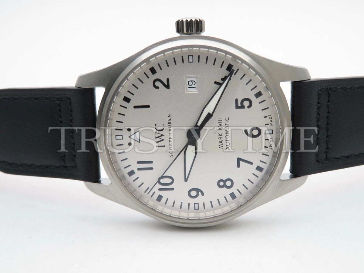 Копия часов IWC Pilot's Watch Mark XVIII 40mm IW327002