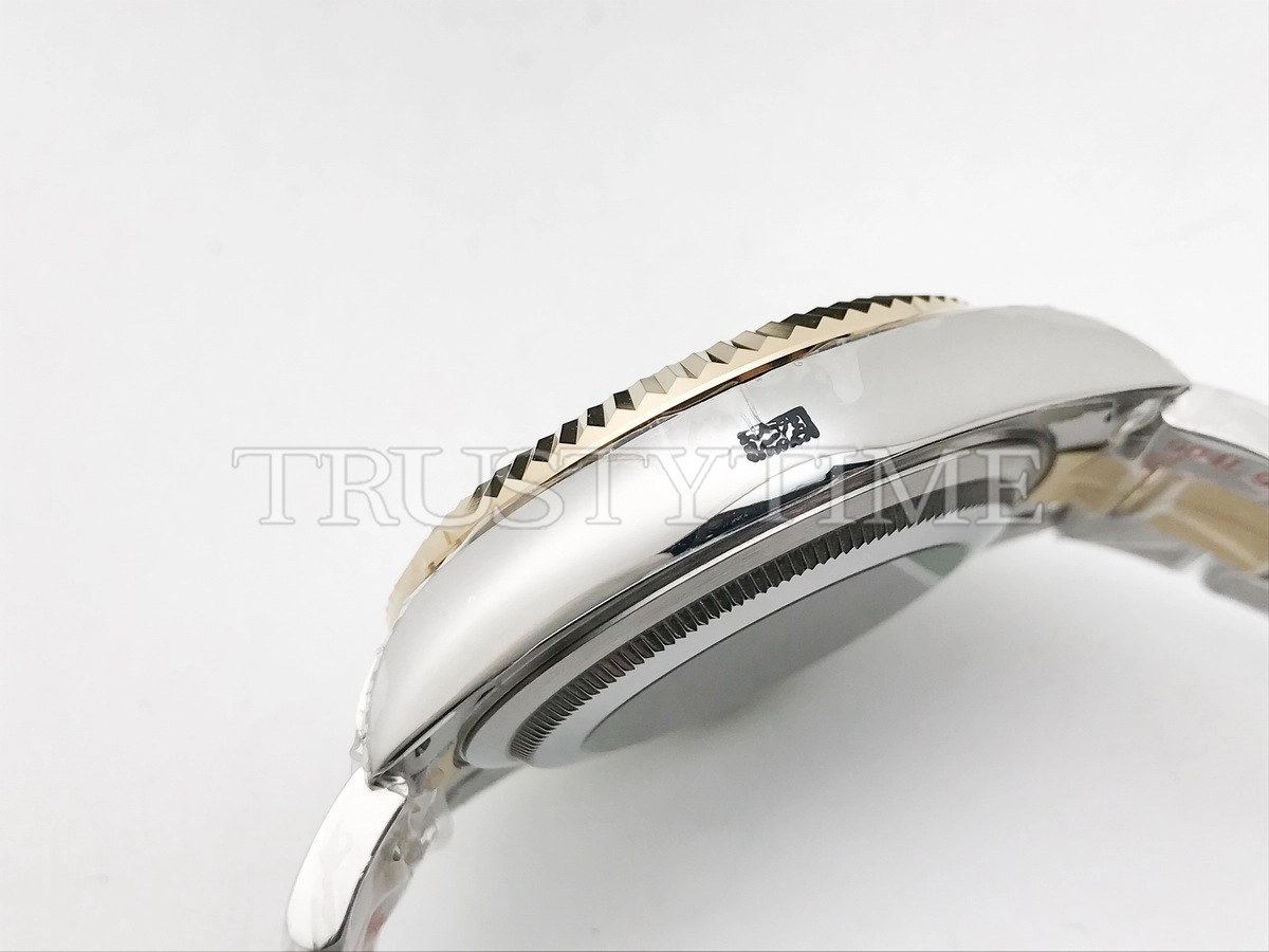 Копия часов Rolex Sky-Dweller 42mm 336933-0001