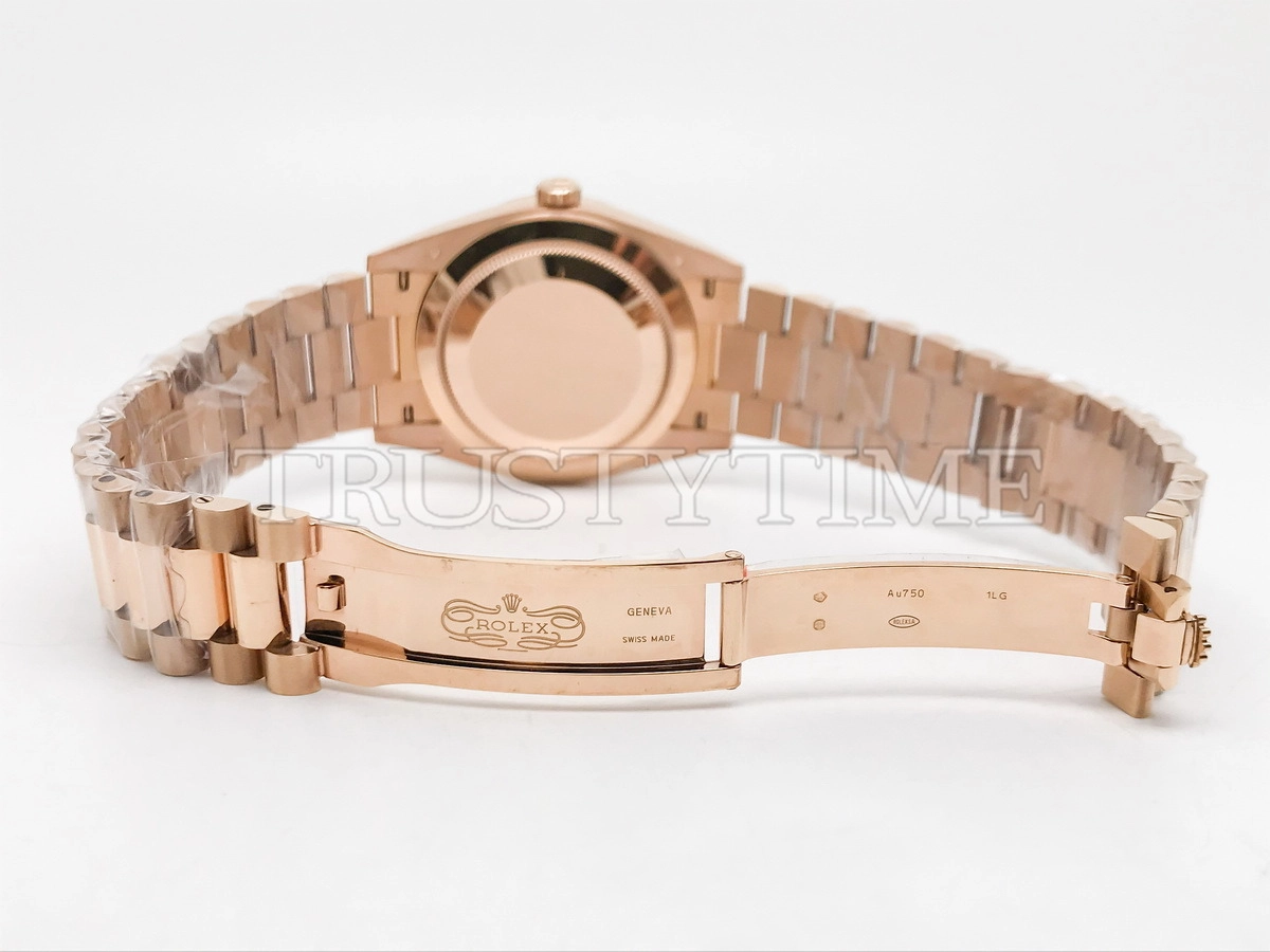 Копия часов Rolex Day-Date 40mm 228235-0032
