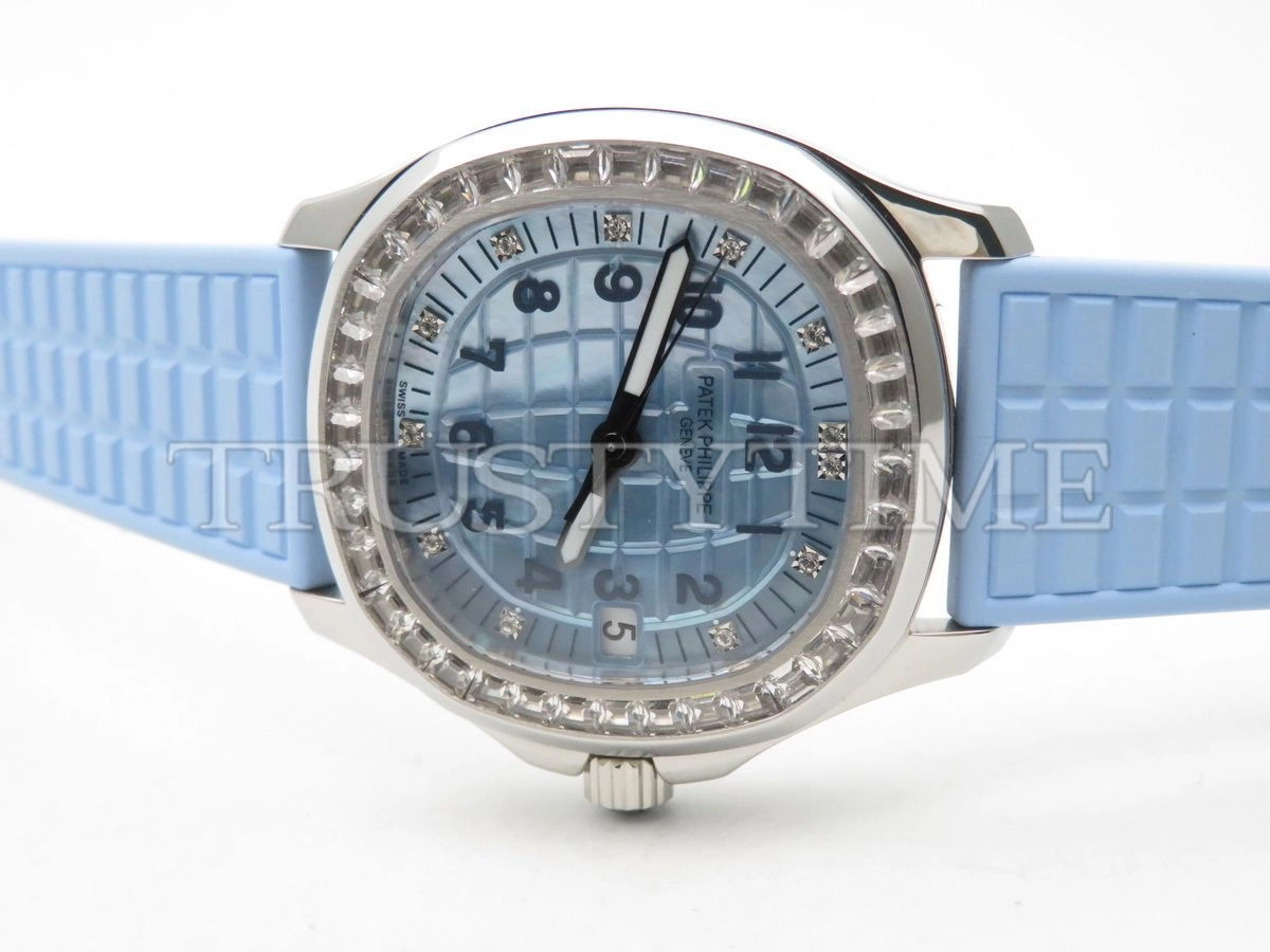 Копия часов Patek Philippe Aquanaut Automatic Ladies 35mm 5072G-001