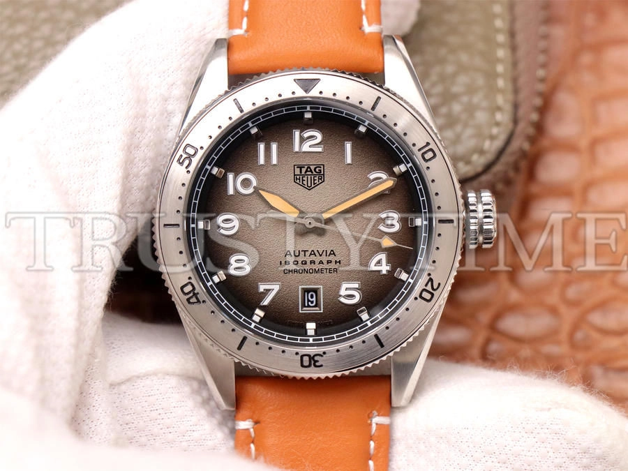 Копия часов Tag Heuer Autavia Isograph Calibre 5 42mm WBE5111.FC8267