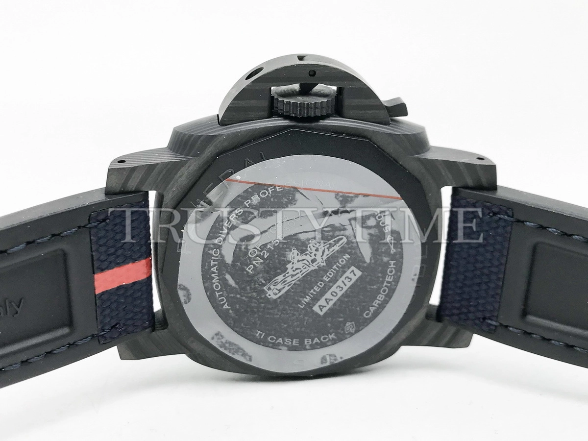 Копия часов Panerai Submersible Luna Rossa Carbotech™ 42mm  PAM01563
