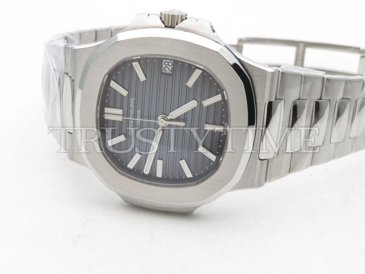 Копия часов Patek Philippe Nautilus 40mm 5711/1A-010
