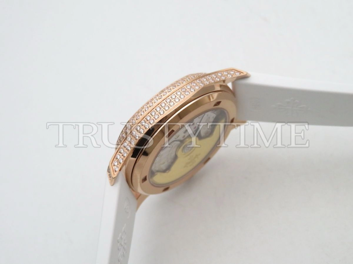 Копия часов Patek Philippe Aquanaut Automatic Ladies 35mm 5069R-001