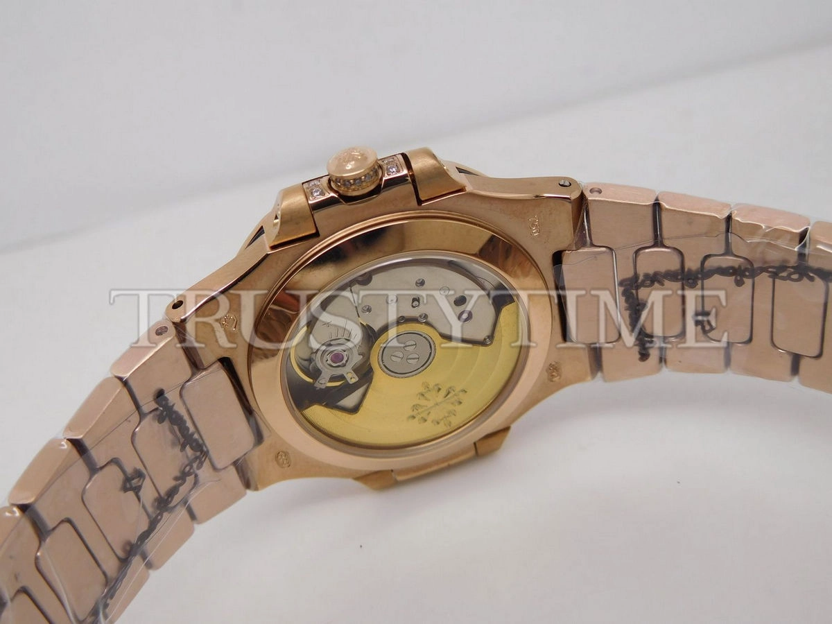 Копия часов Patek Philippe Nautilus Ladies 34mm 7021/1R-001