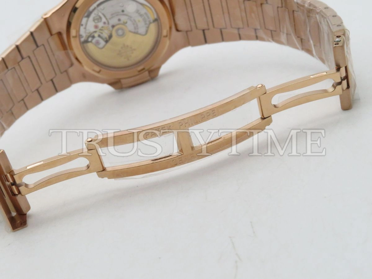 Копия часов Patek Philippe Nautilus 40mm 5711/1R-001