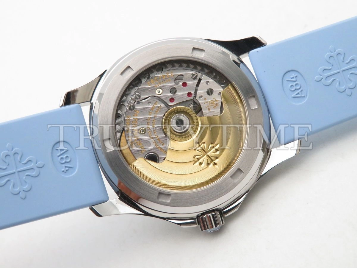 Копия часов Patek Philippe Aquanaut Automatic Ladies 35mm 5072G-001