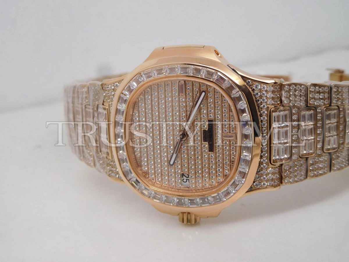 Копия часов Patek Philippe Nautilus 40mm 5719/10R-010