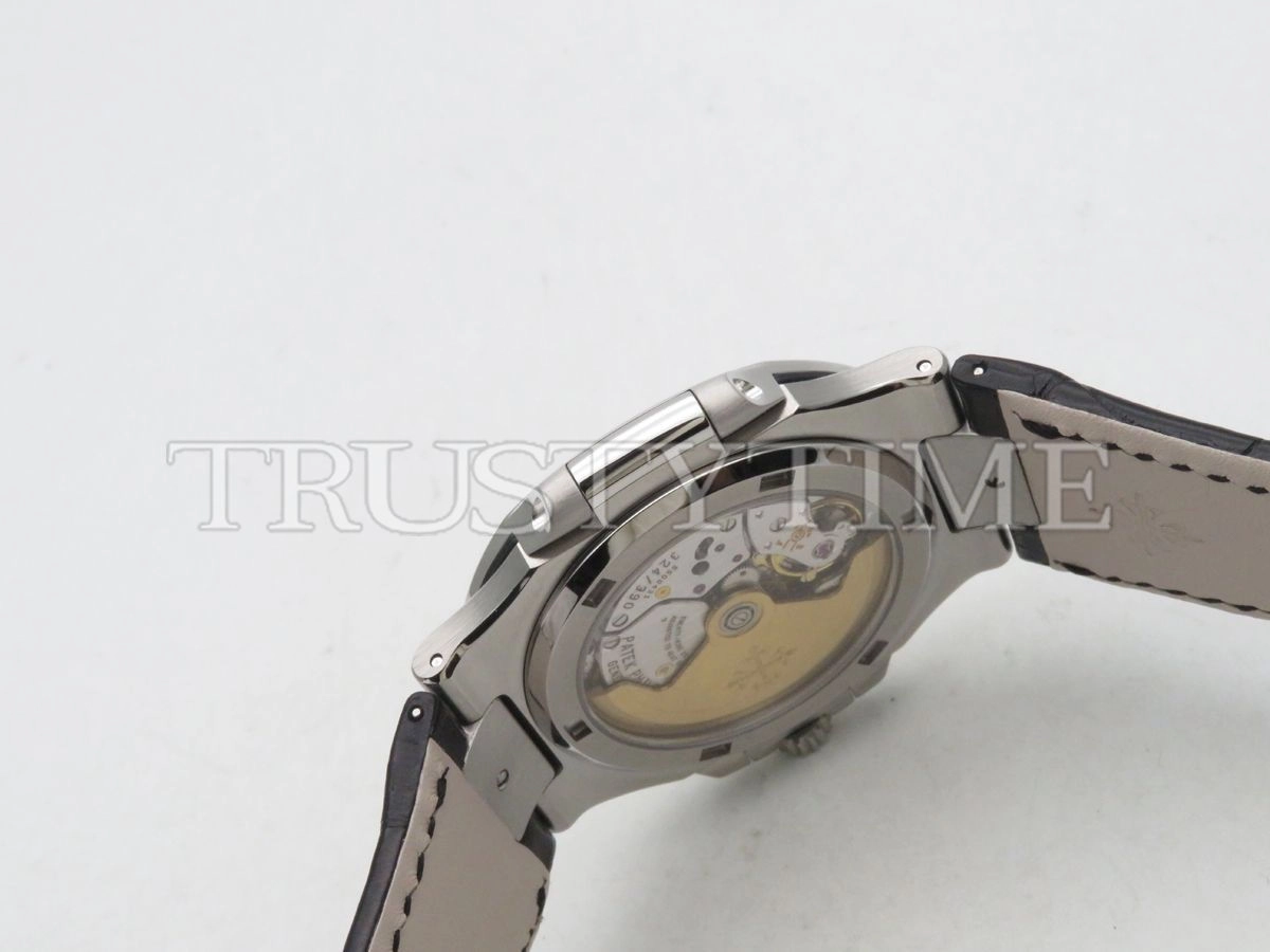 Копия часов Patek Philippe Nautilus 40mm 5711G-001