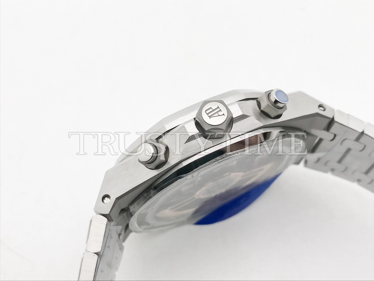 Копия часов Audemars Piguet Royal Oak Selfwinding Chronograph 26240ST.OO.1320ST.07
