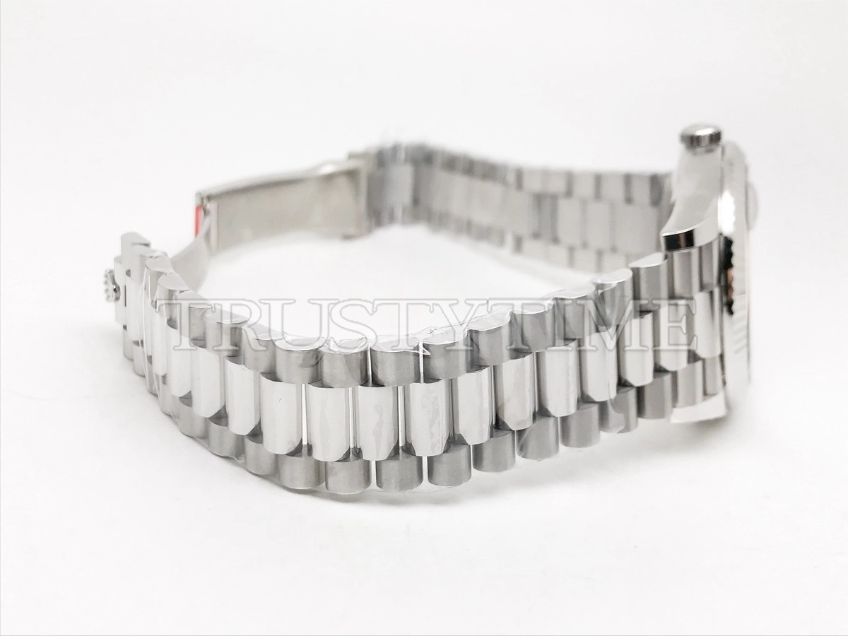 Копия часов Rolex Day-Date 40mm 228239-0001
