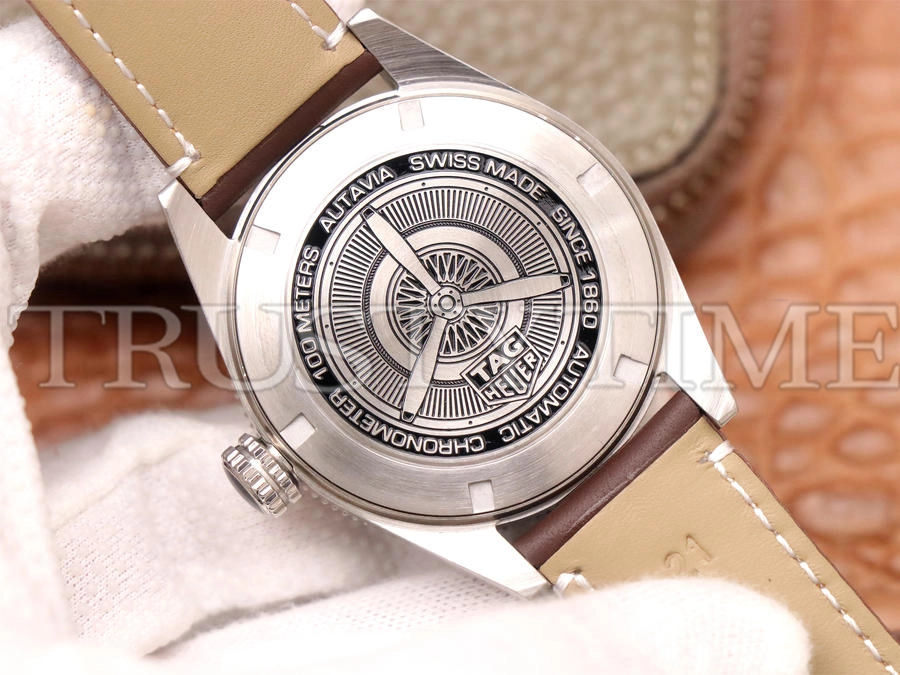 Копия часов Tag Heuer Autavia Isograph Calibre 5 42mm WBE5114.FC8266