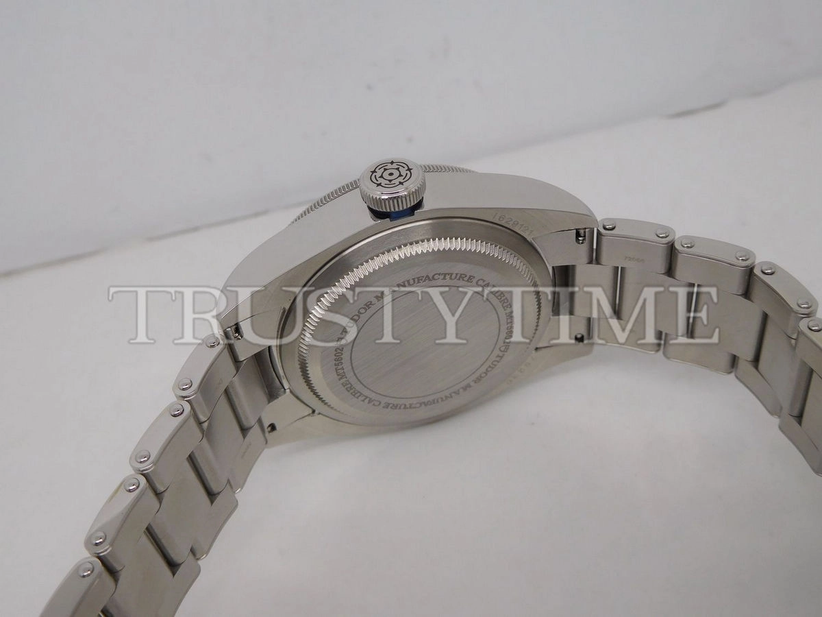 Копия часов Tudor Heritage Black Bay 41mm M79220B-0001