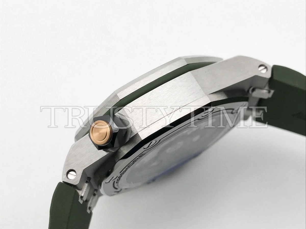 Копия часов Audemars Piguet Royal Oak Offshore Diver 15720ST.OO.A052CA.01