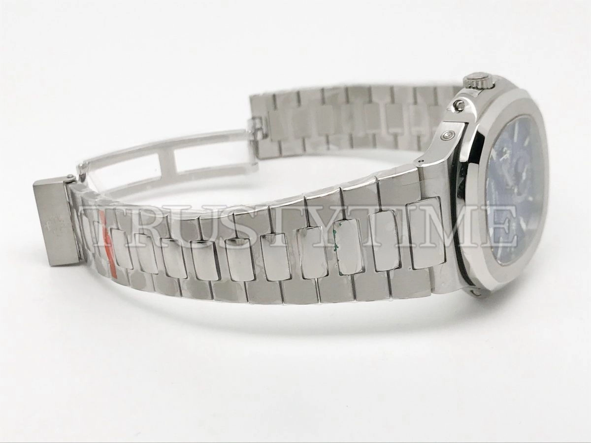 Копия часов Patek Philippe Nautilus Perpetual Calendar 40mm 5740/1G-001