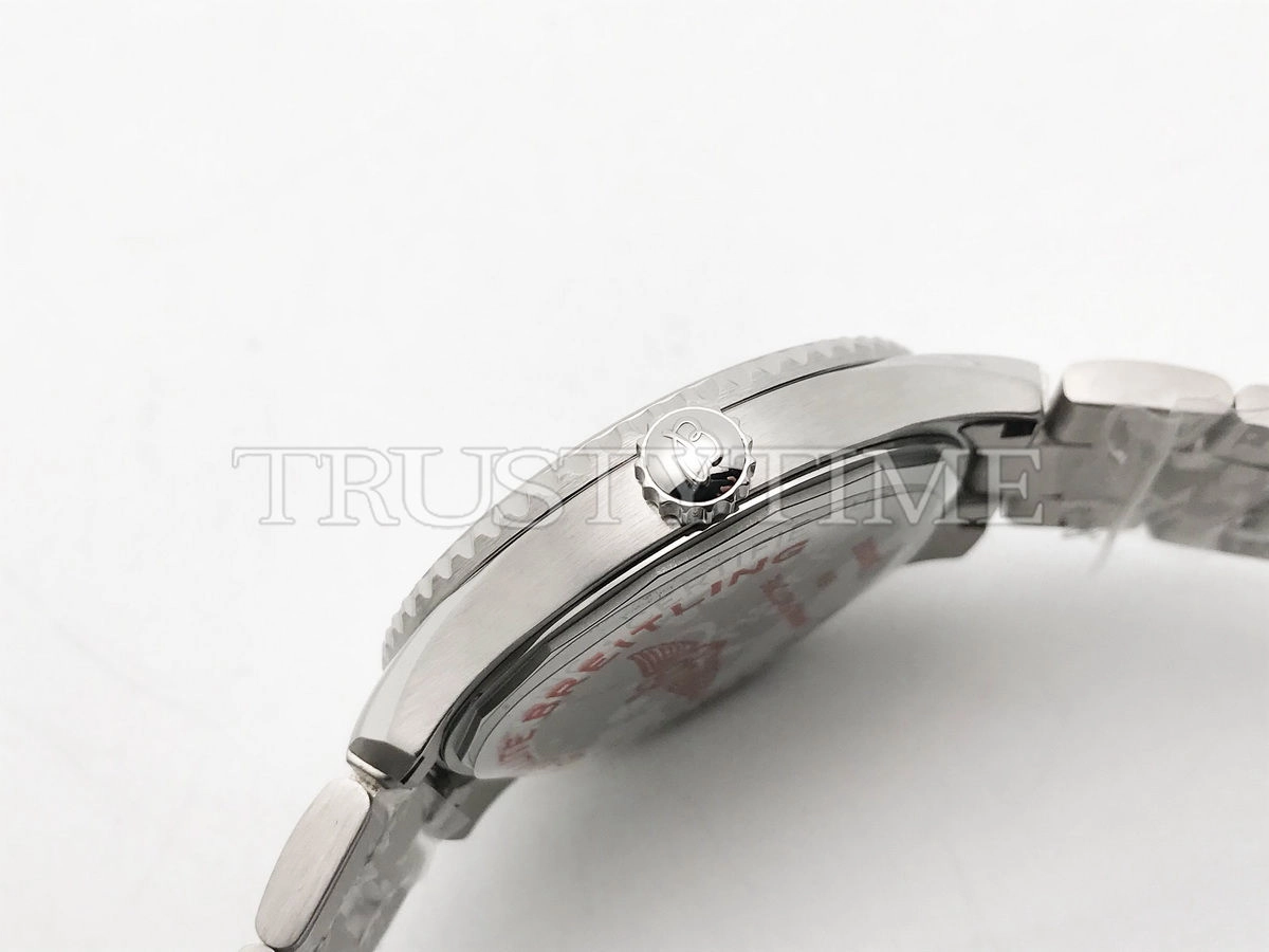 Копия часов Breitling Aviator 8 Automatic 41 A17315101B1A1