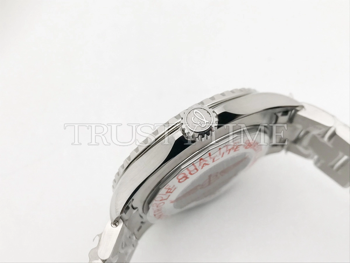 Копия часов Breitling Superocean Automatic 44mm A17376211C1A1