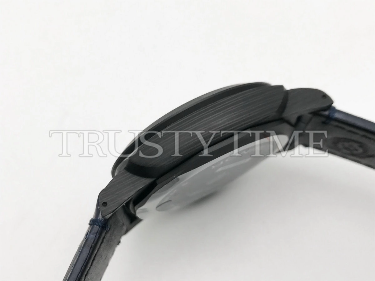 Копия часов Panerai Luminor Marina Carbotech 44mm PAM01664