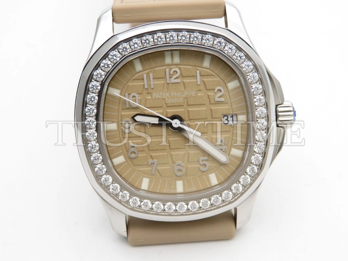Копия часов Patek Philippe Aquanaut Quartz Ladies 35mm 5067A-020