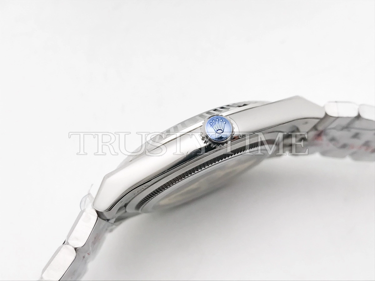 Копия часов Rolex Land-Dweller 40mm 127336-0001
