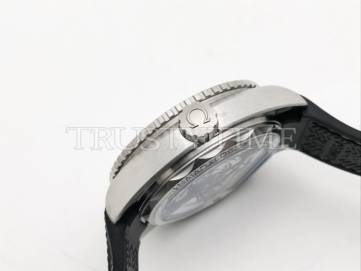 Копия часов Omega Seamaster Planet Ocean 600m 43,5mm 215.32.44.21.01.002