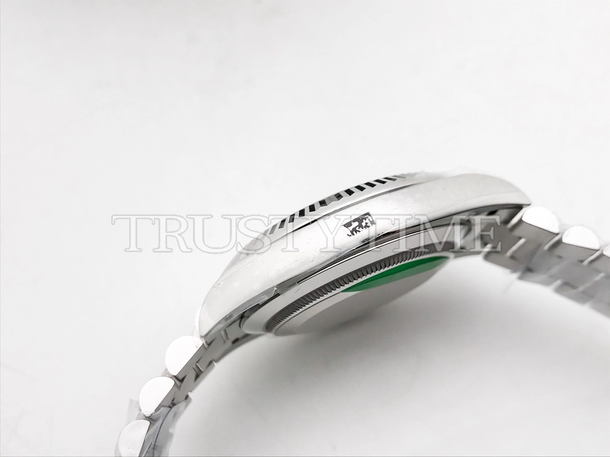 Копия часов Rolex Day-Date 40mm 228239-0001