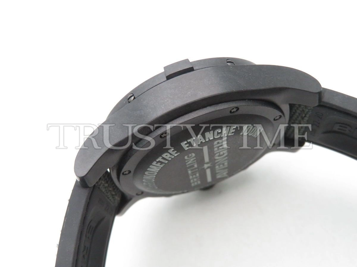 Копия часов Breitling Avenger Hurricane 45 XB0180E41I1W1