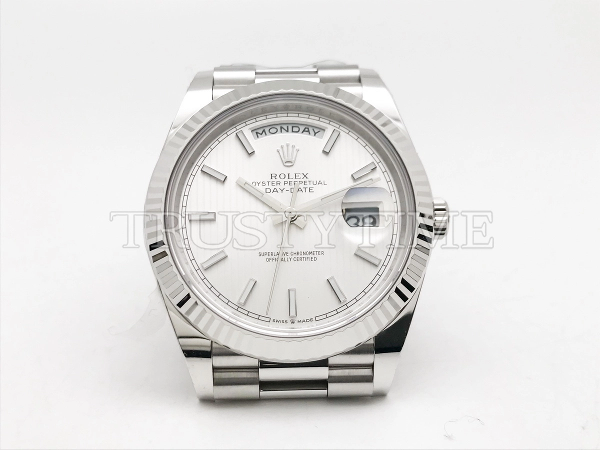 Копия часов Rolex Day-Date 40mm 228239-0001