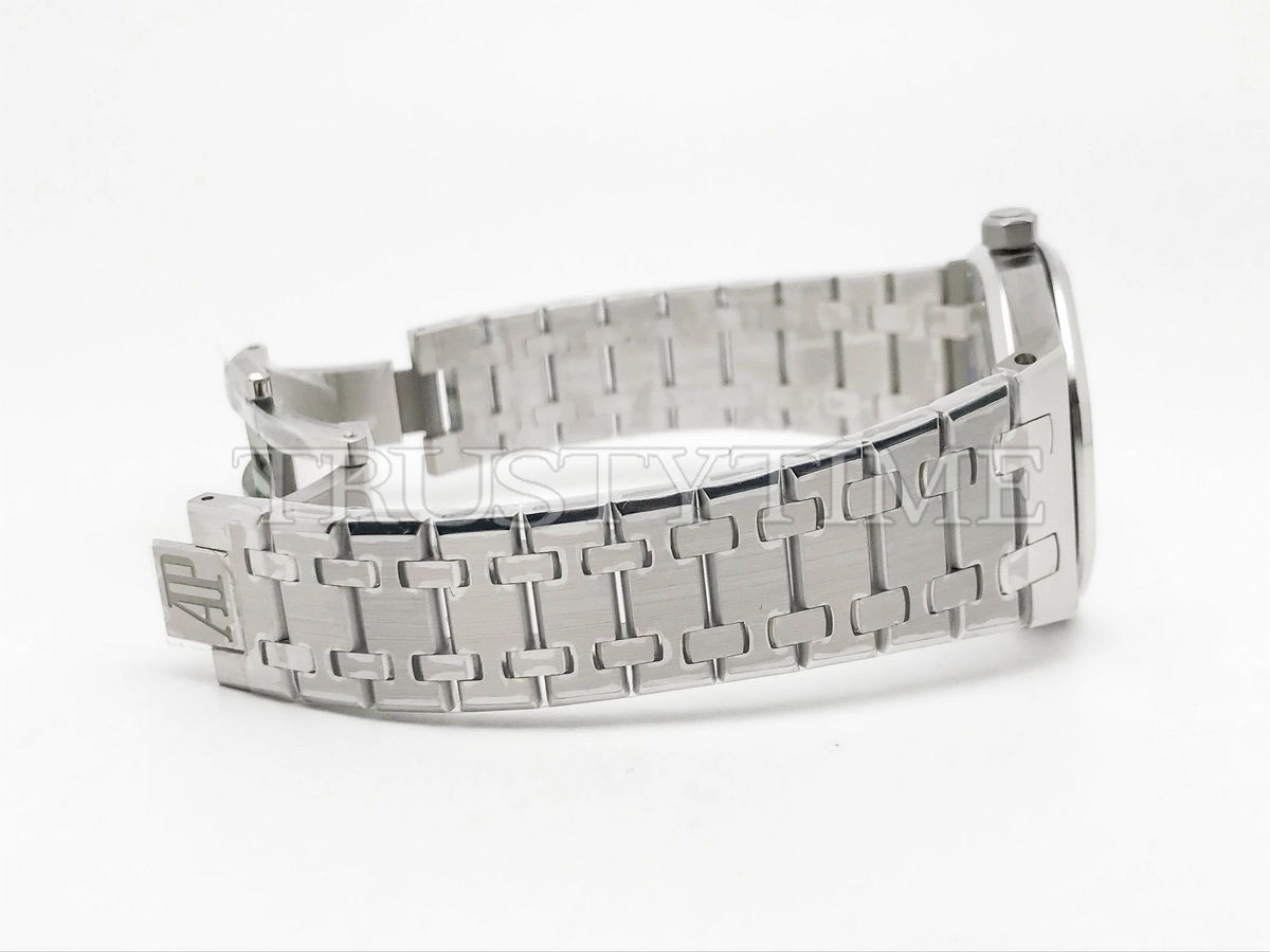 Копия часов Audemars Piguet Royal Oak Ladies 33mm 67651ST.ZZ.1261ST.01