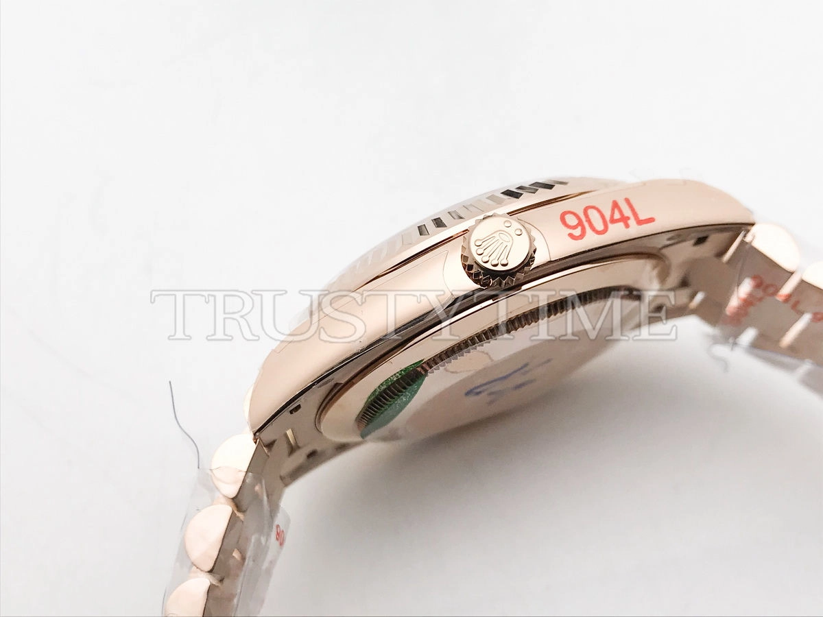 Копия часов Rolex Day-Date 40mm 228235-0005