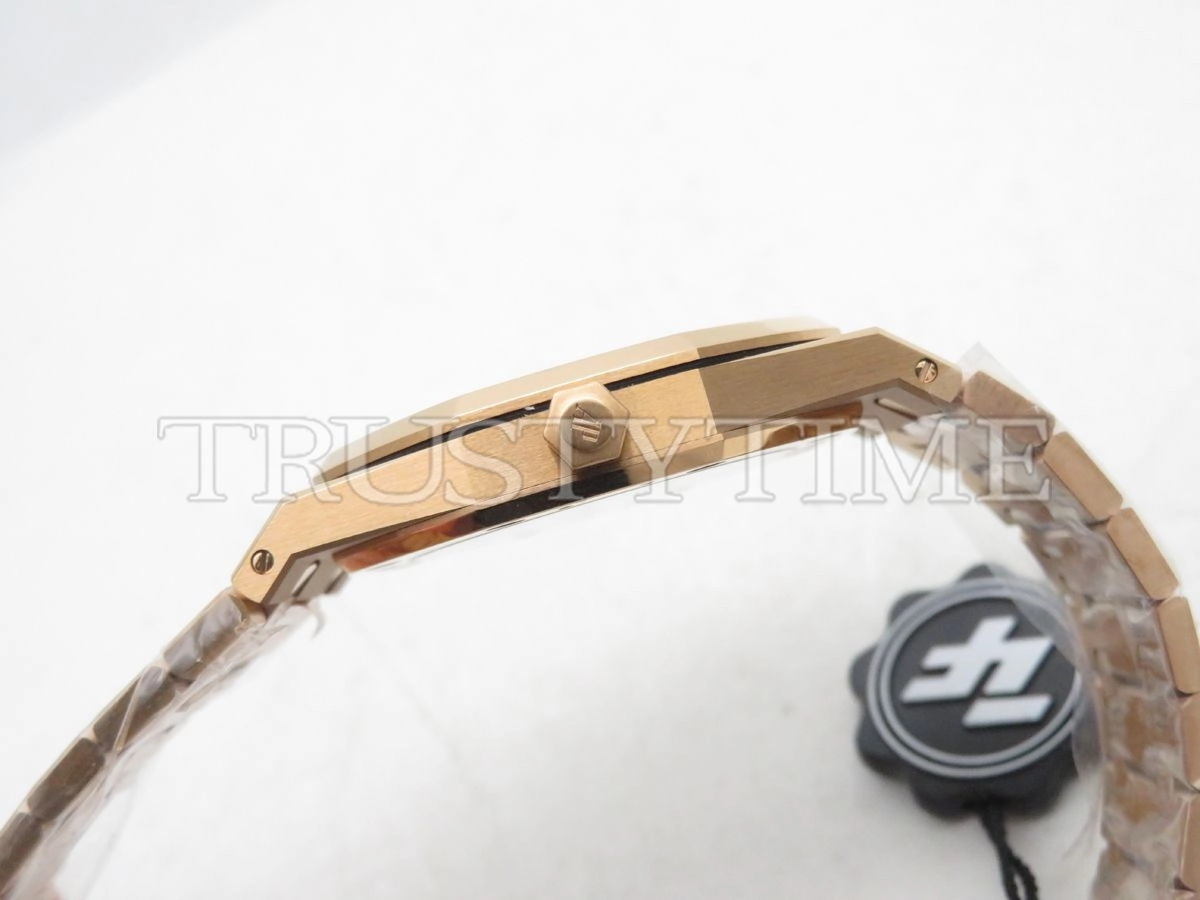 Копия часов Audemars Piguet Royal Oak Extra-Thin 15202OR.OO.1240OR.01