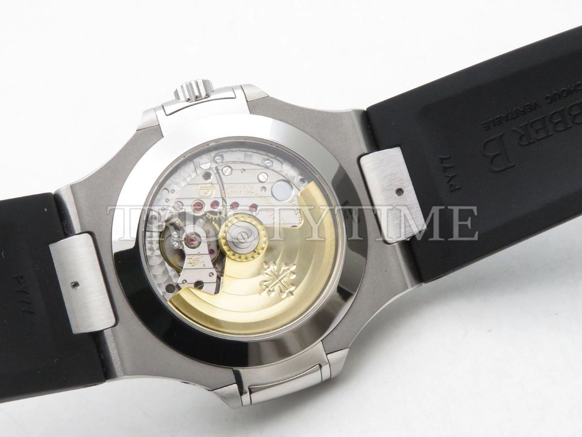Копия часов Patek Philippe Nautilus Annual Calendar 40,5mm 5726A/001
