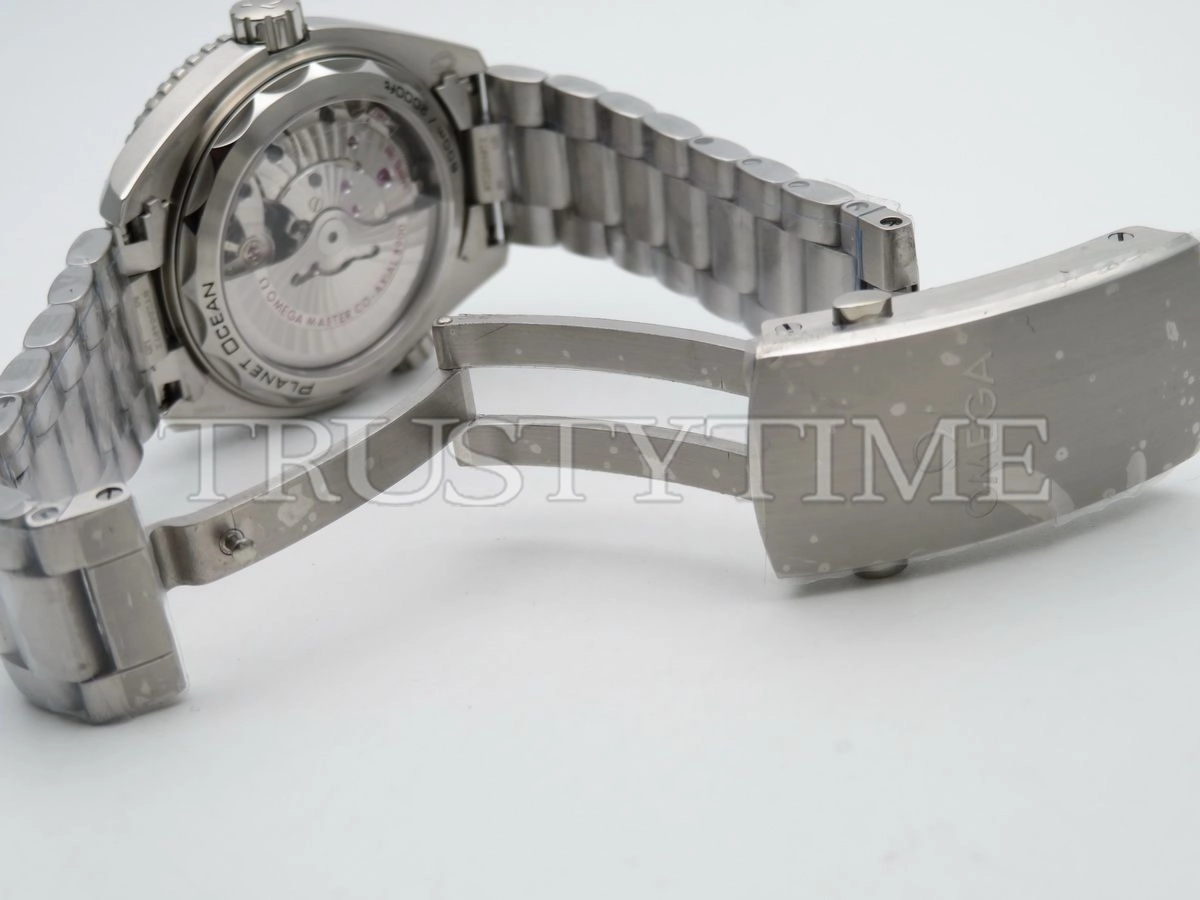 Копия часов Omega Seamaster Planet Ocean 600m Co-axial Chronometer 43,5mm 215.30.44.21.03.001