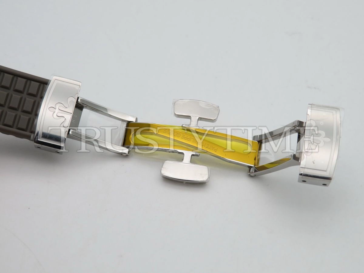 Копия часов Patek Philippe Aquanaut Quartz Ladies 35mm 5067A-018