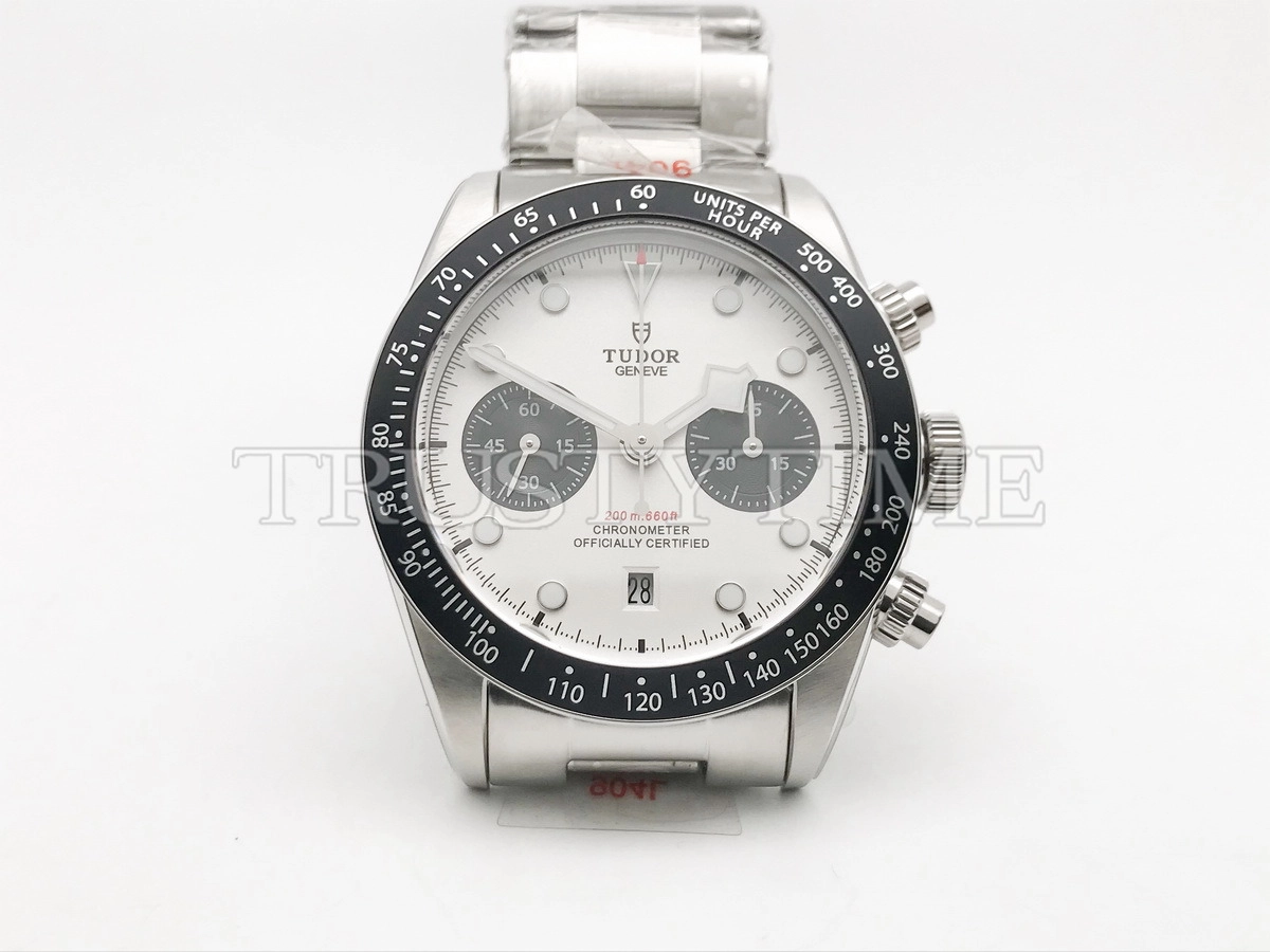 Копия часов Tudor Heritage Black Bay Chronograph Panda 41mm M79360N-0002