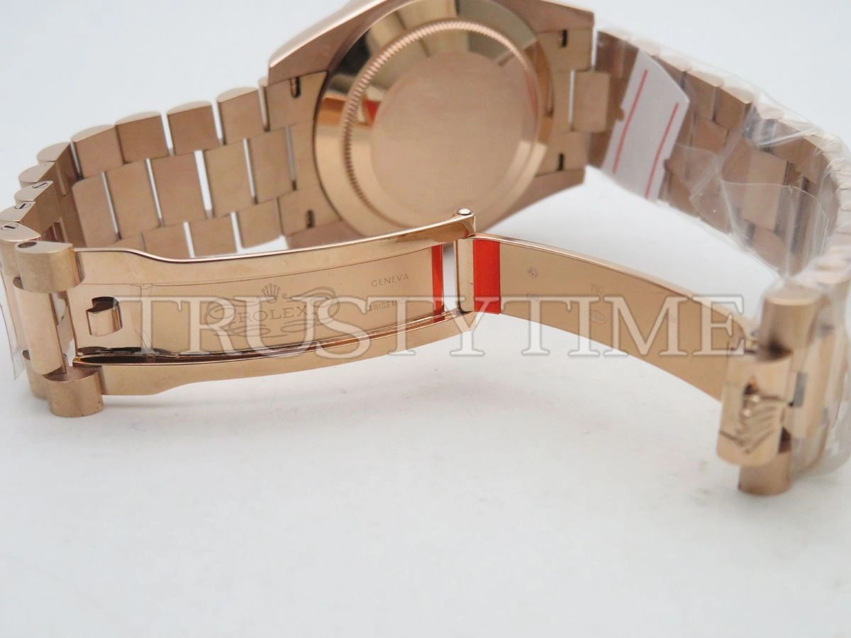 Копия часов Rolex Day-Date 40mm 228345RBR-0005