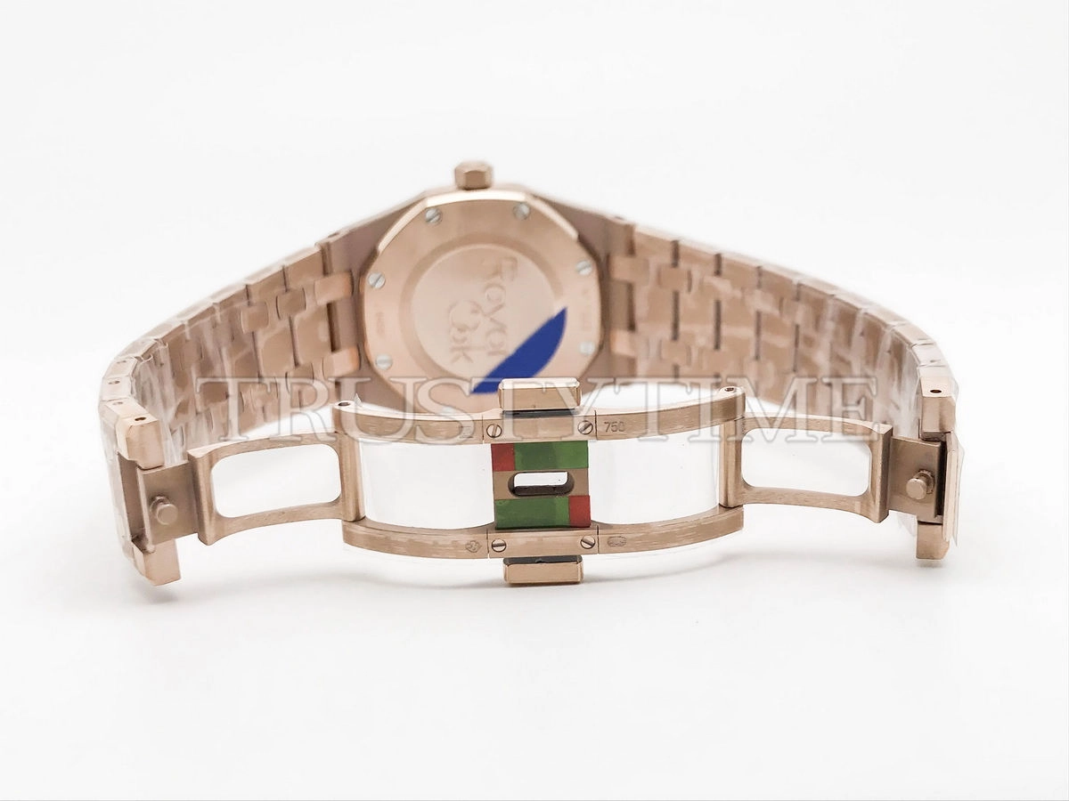 Копия часов Audemars Piguet Royal Oak Ladies 33mm 67651OR.ZZ.1261OR.02