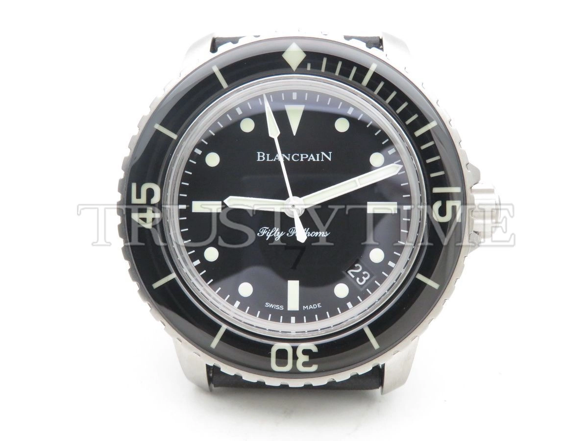 Копия часов Blancpain Fifty Fathoms Nageurs De Combat Automatique 5015E 1130 B52A