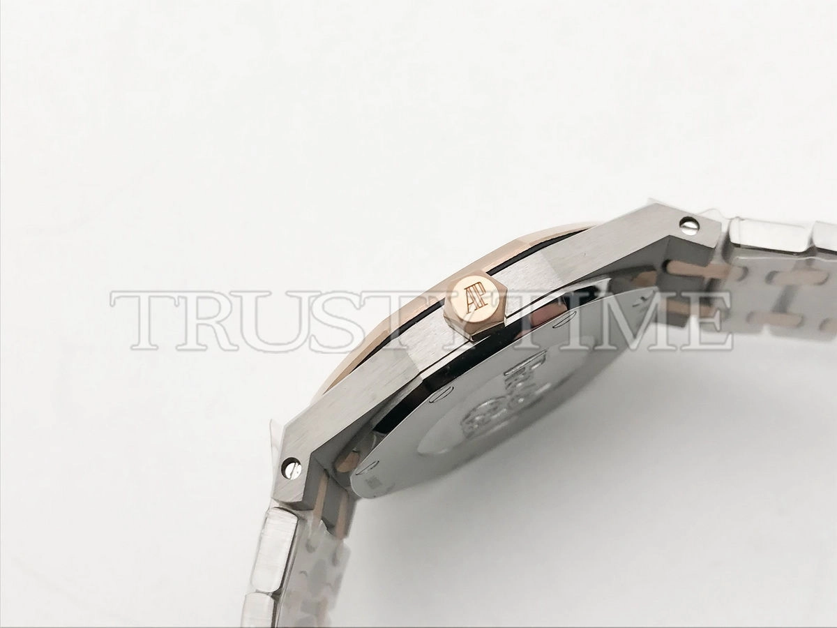 Копия часов Audemars Piguet Royal Oak Ladies 33mm 67650SR.OO.1261SR.01