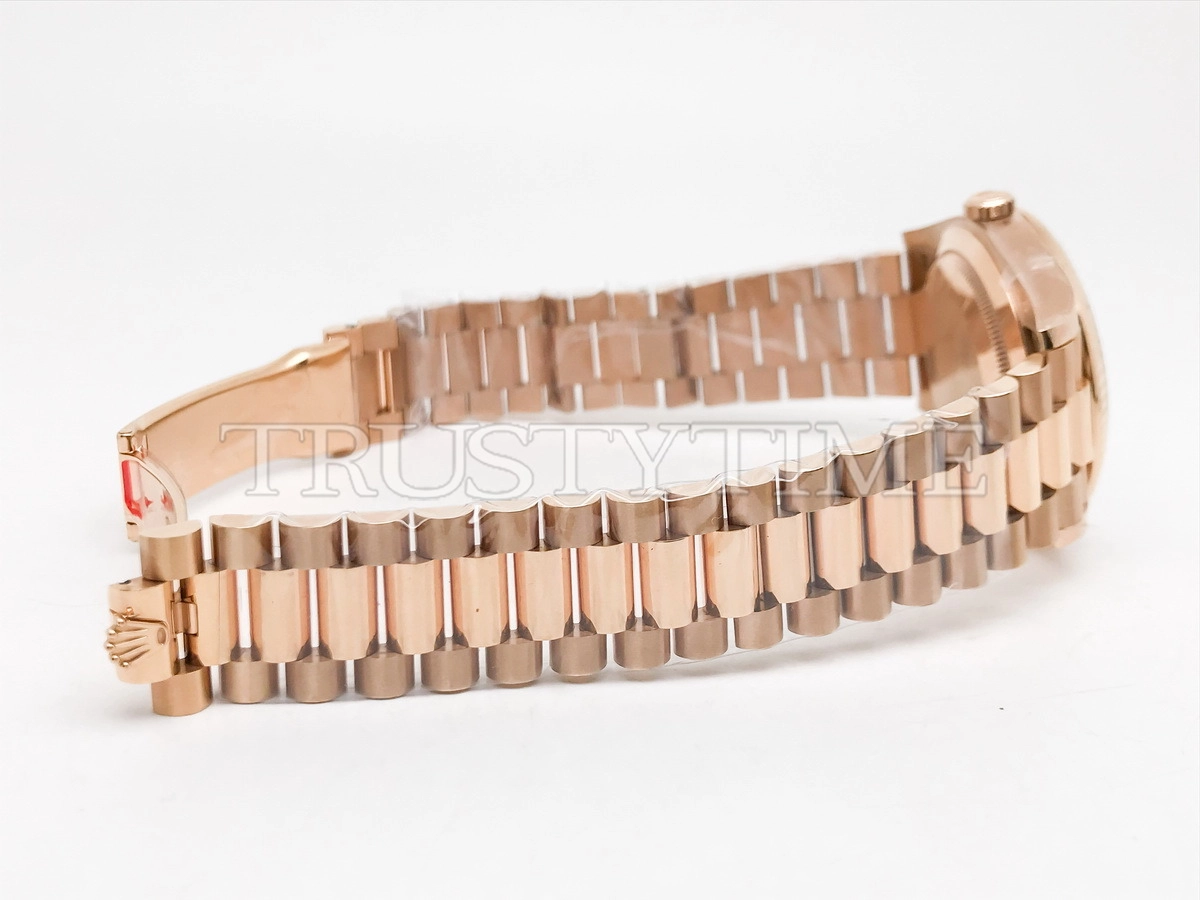 Копия часов Rolex Day-Date 40mm 228235-0006