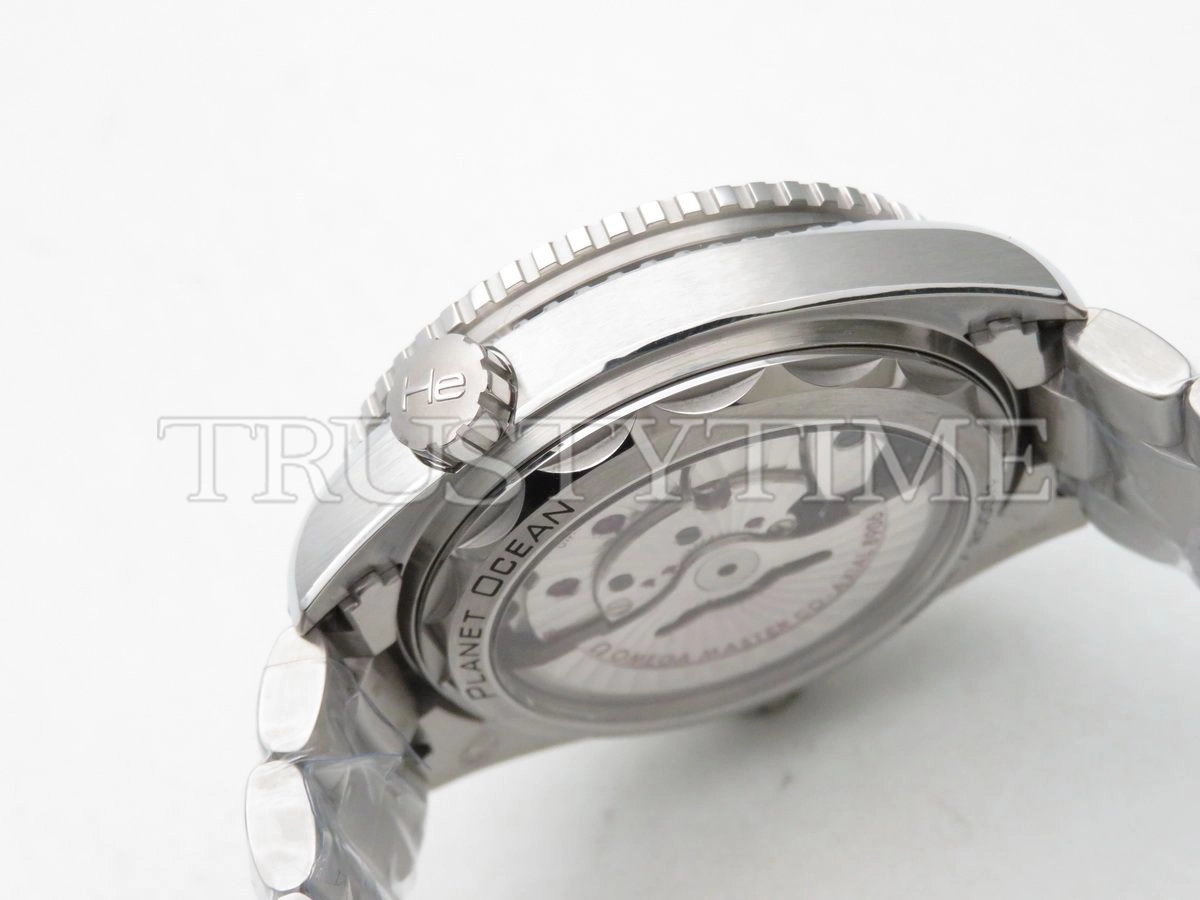 Копия часов Omega Seamaster Planet Ocean 600m Co‑Axial Master Chronometer GMT 43.5mm 215.30.44.22.01.001