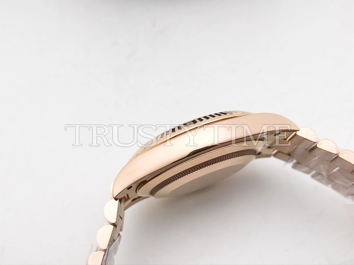 Копия часов Rolex Day-Date 40mm 228235-0045